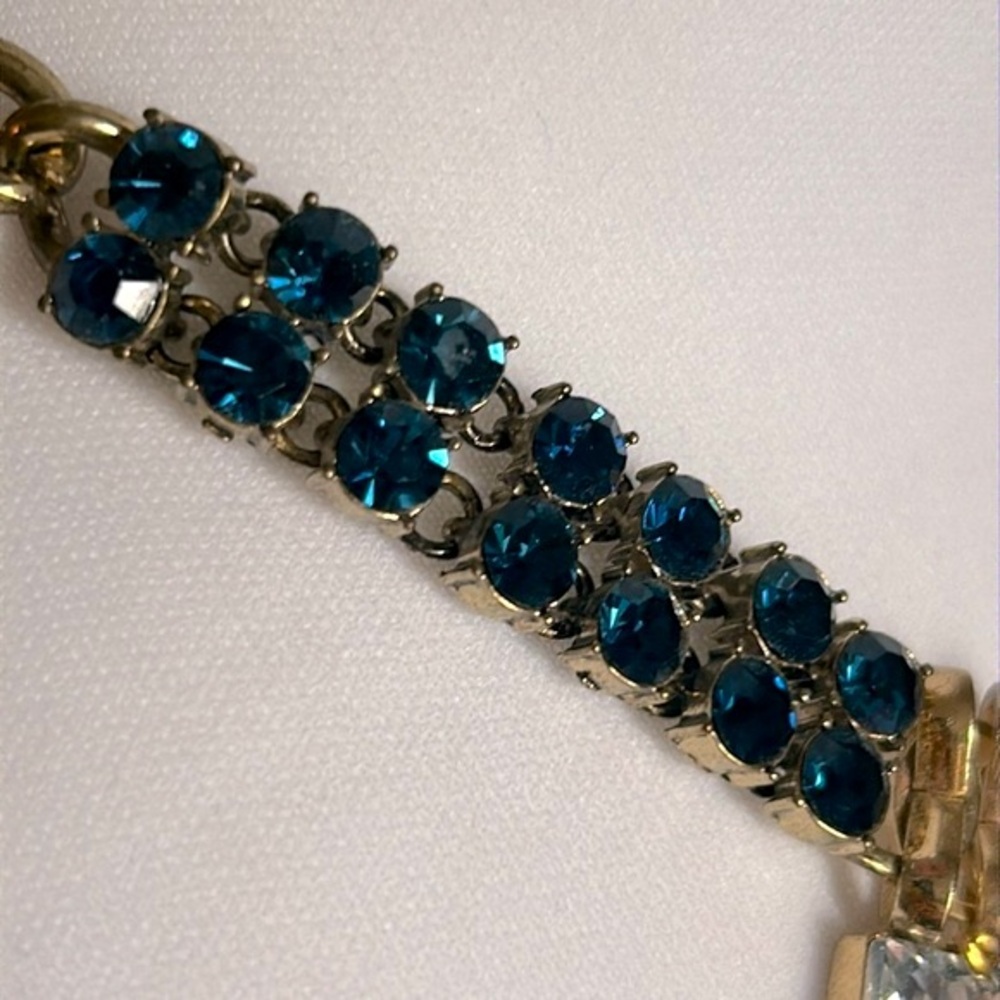Ann Taylor Chunky Bold Statement Faceted Rhinestone and Gold Tone Link Necklace - Picture 3 of 7